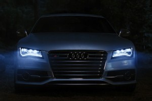 VIDEO: Audi S7 te scapa de vampiri