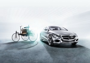 Un secol de inovatii Mercedes, in doua minute
